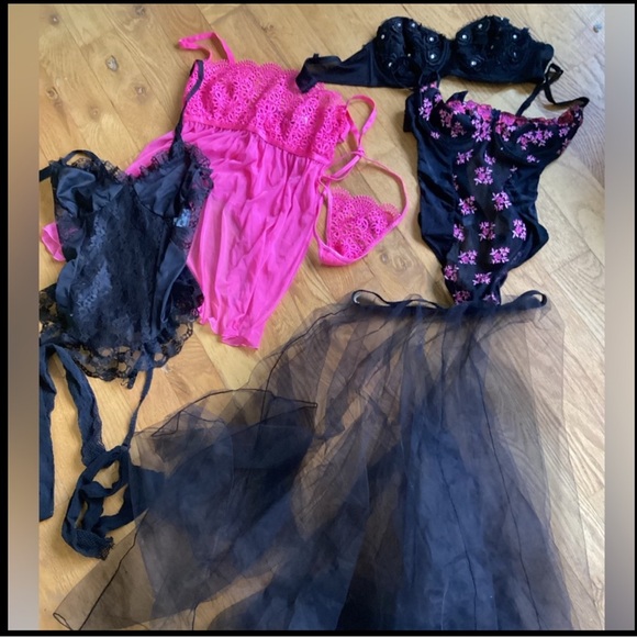 FUCHSIA PAISLEY EUC BOHEMIAN HALTER MAXI DRESS Body CENTRAL  SZ Medium - Picture 6 of 16